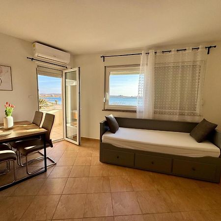 Apartments Franko Povljana Εξωτερικό φωτογραφία