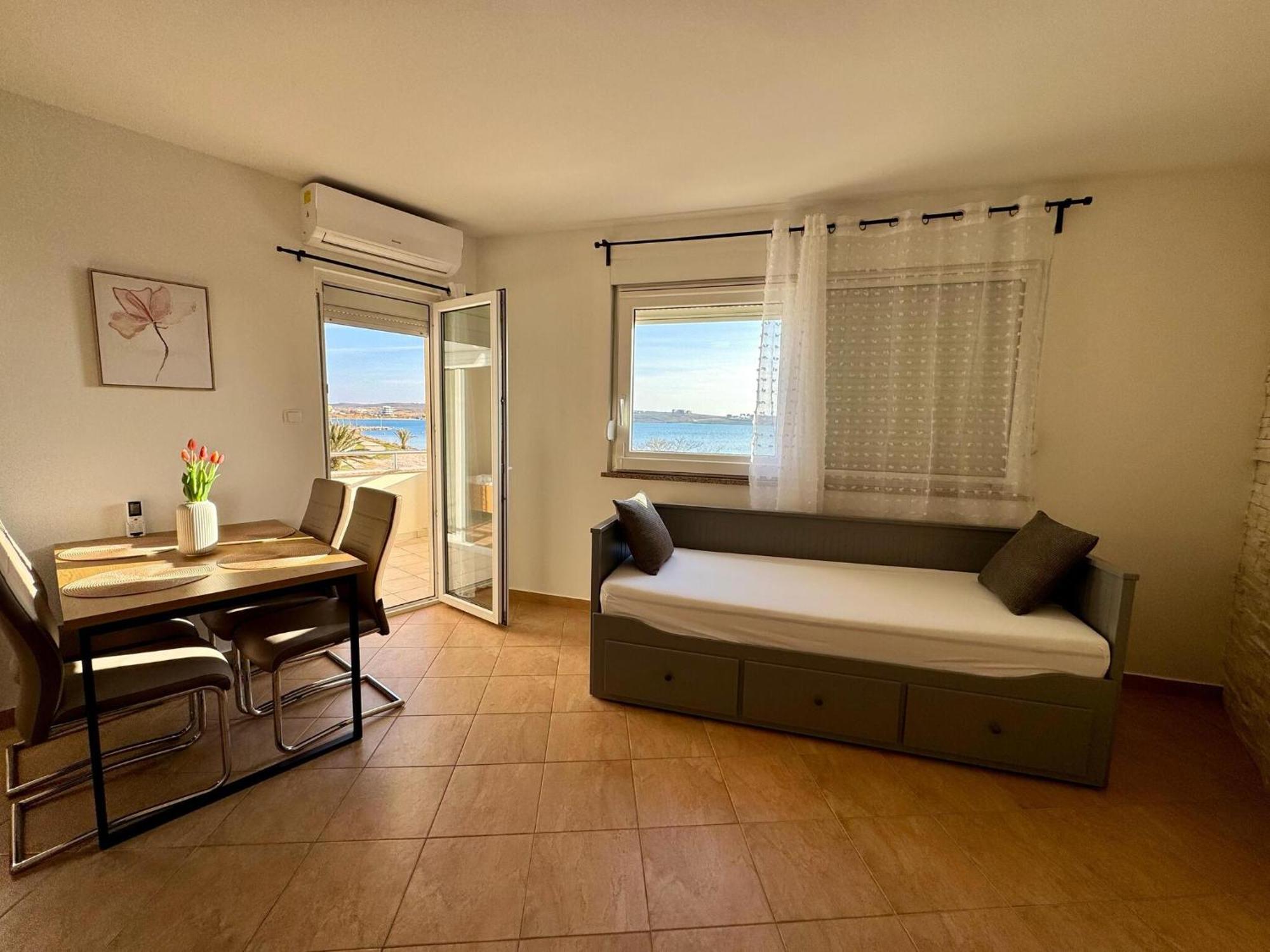 Apartments Franko Povljana Εξωτερικό φωτογραφία