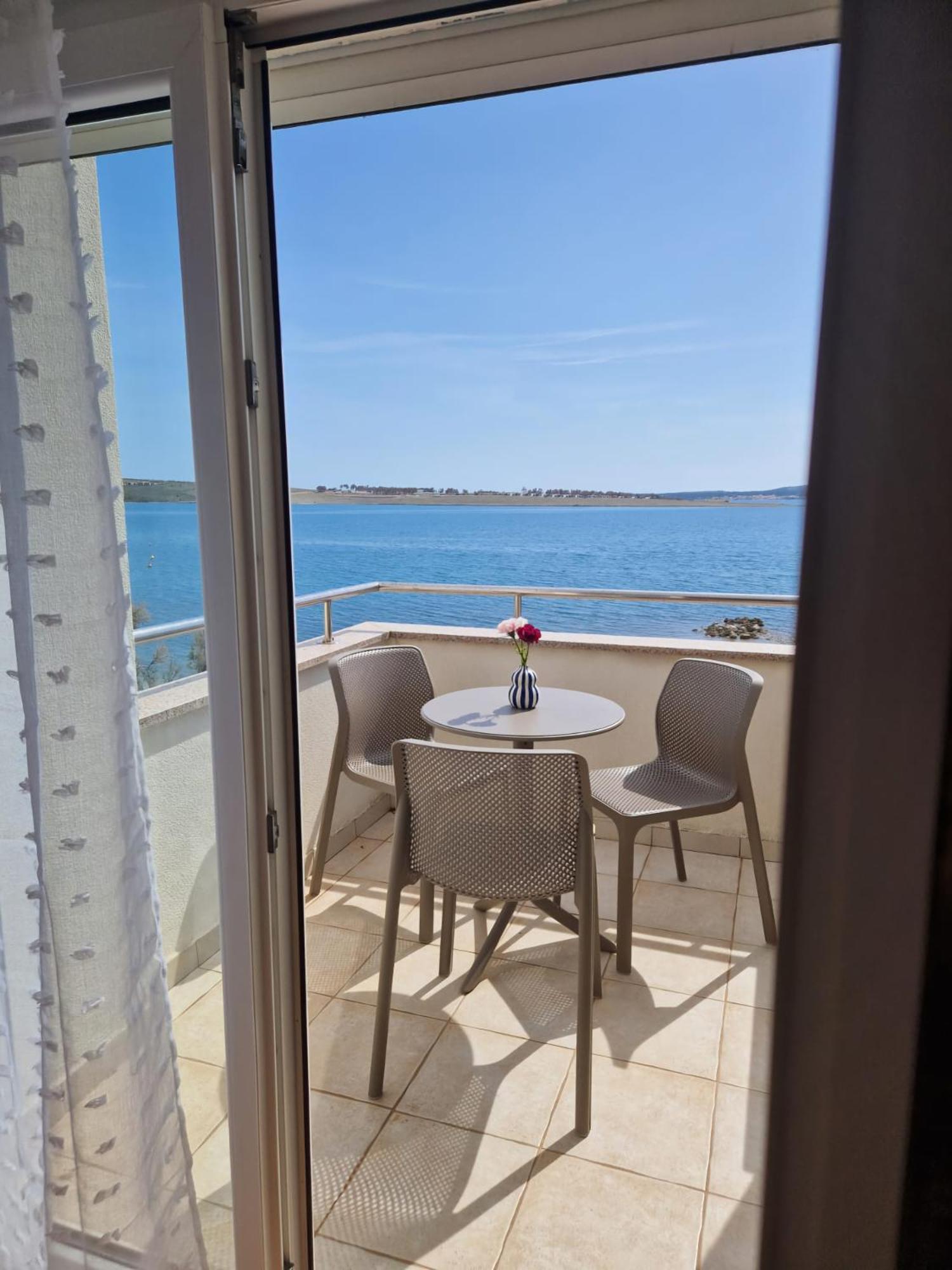 Apartments Franko Povljana Εξωτερικό φωτογραφία