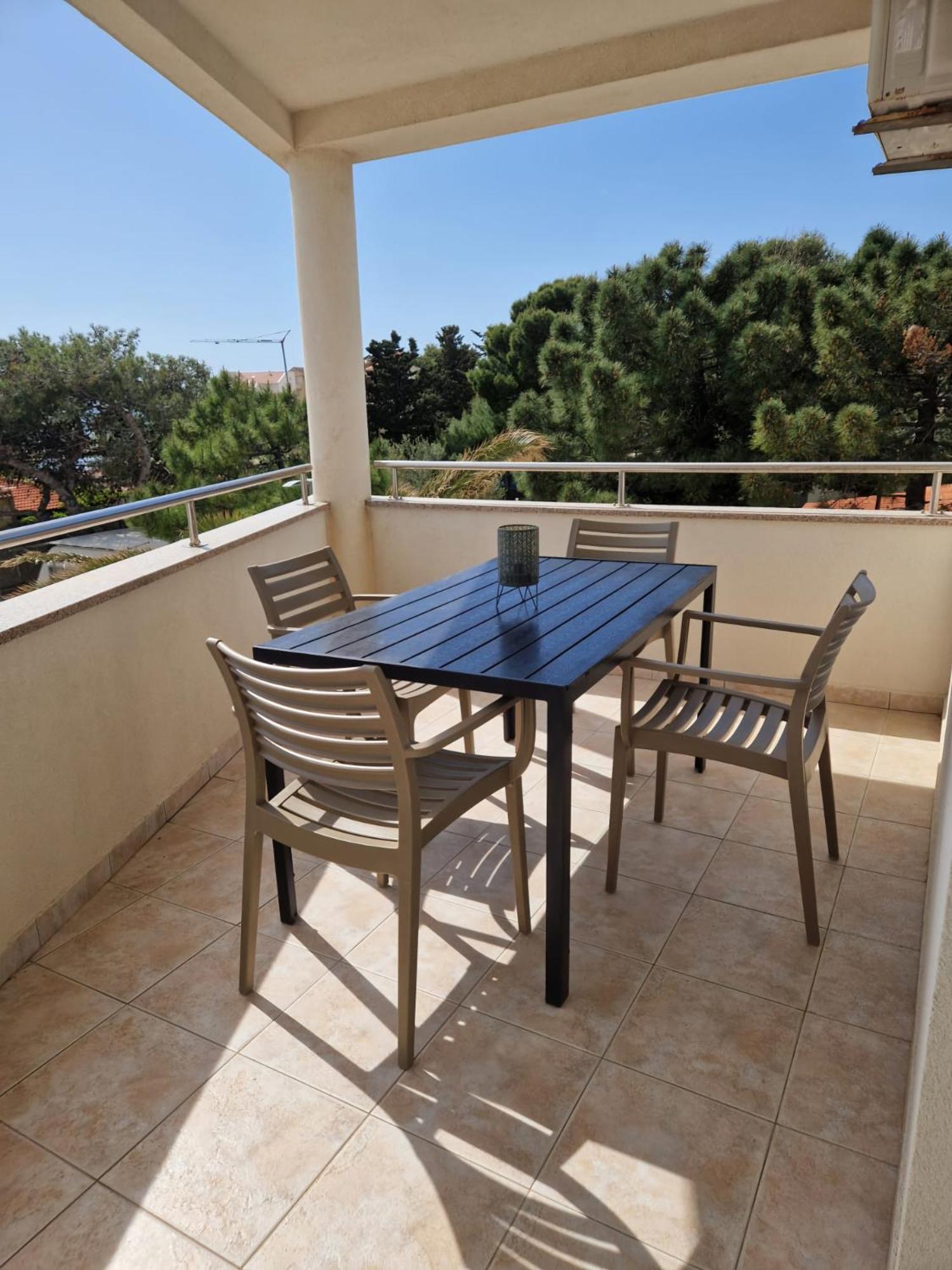 Apartments Franko Povljana Εξωτερικό φωτογραφία